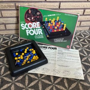 70's "Score Four" Boardgame - Strategy Game - 2 Players - Ages 6+.- Tic Tac Toe